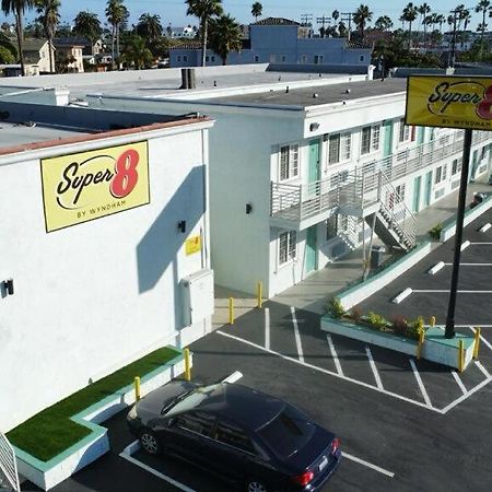Отель Super 8 By Wyndham Oceanside Downtown Экстерьер фото