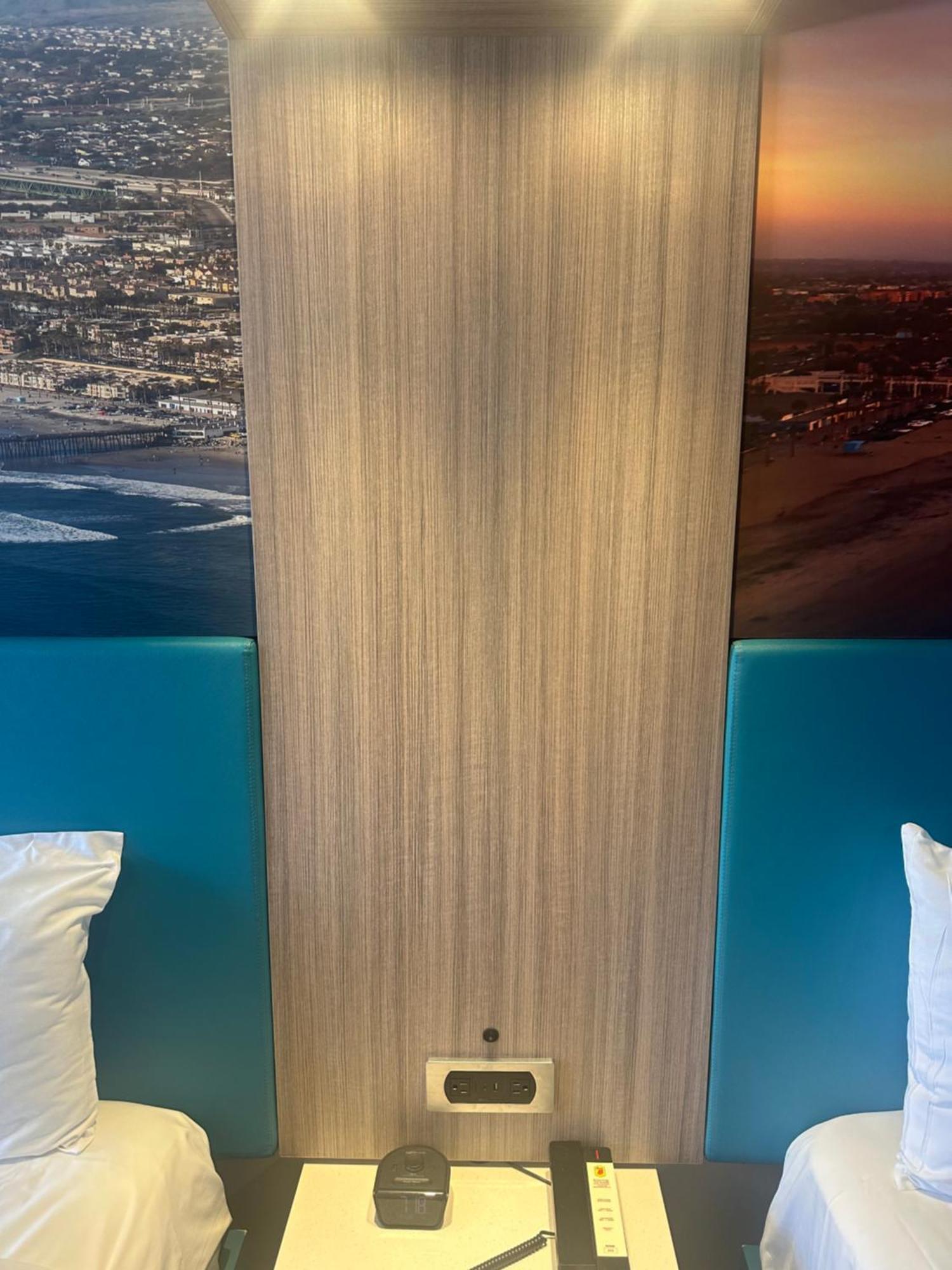 Отель Super 8 By Wyndham Oceanside Downtown Экстерьер фото